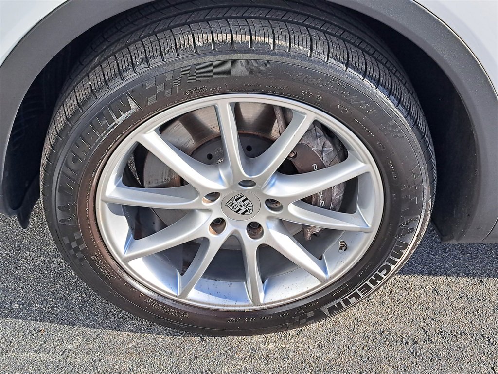 Used 2023 Porsche Cayenne Coupe image 8