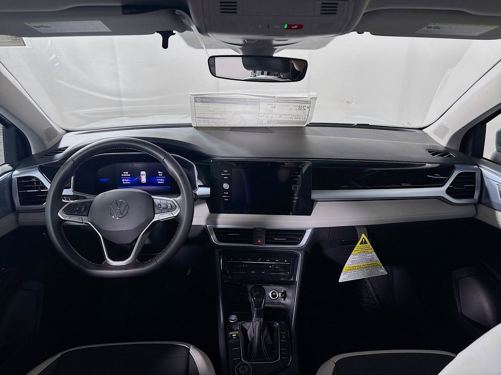 New 2025 Volkswagen Taos SE image 12