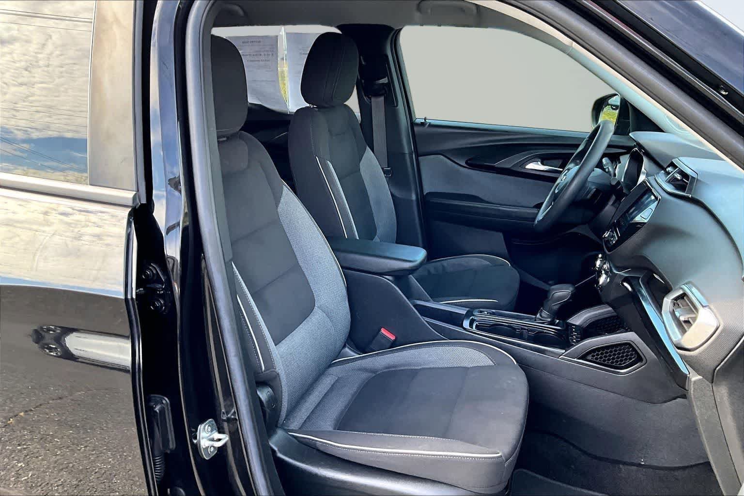 Used 2023 Chevrolet TrailBlazer LT w/ Convenience Package FWD image 14