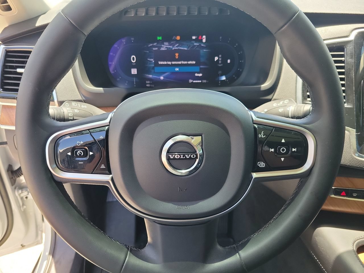 Used 2023 Volvo XC90 B6 Plus AWD/4WD image 19