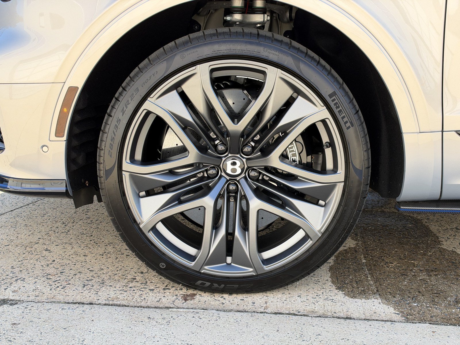 Certified 2026 Bentley Bentayga Speed AWD/4WD image 7