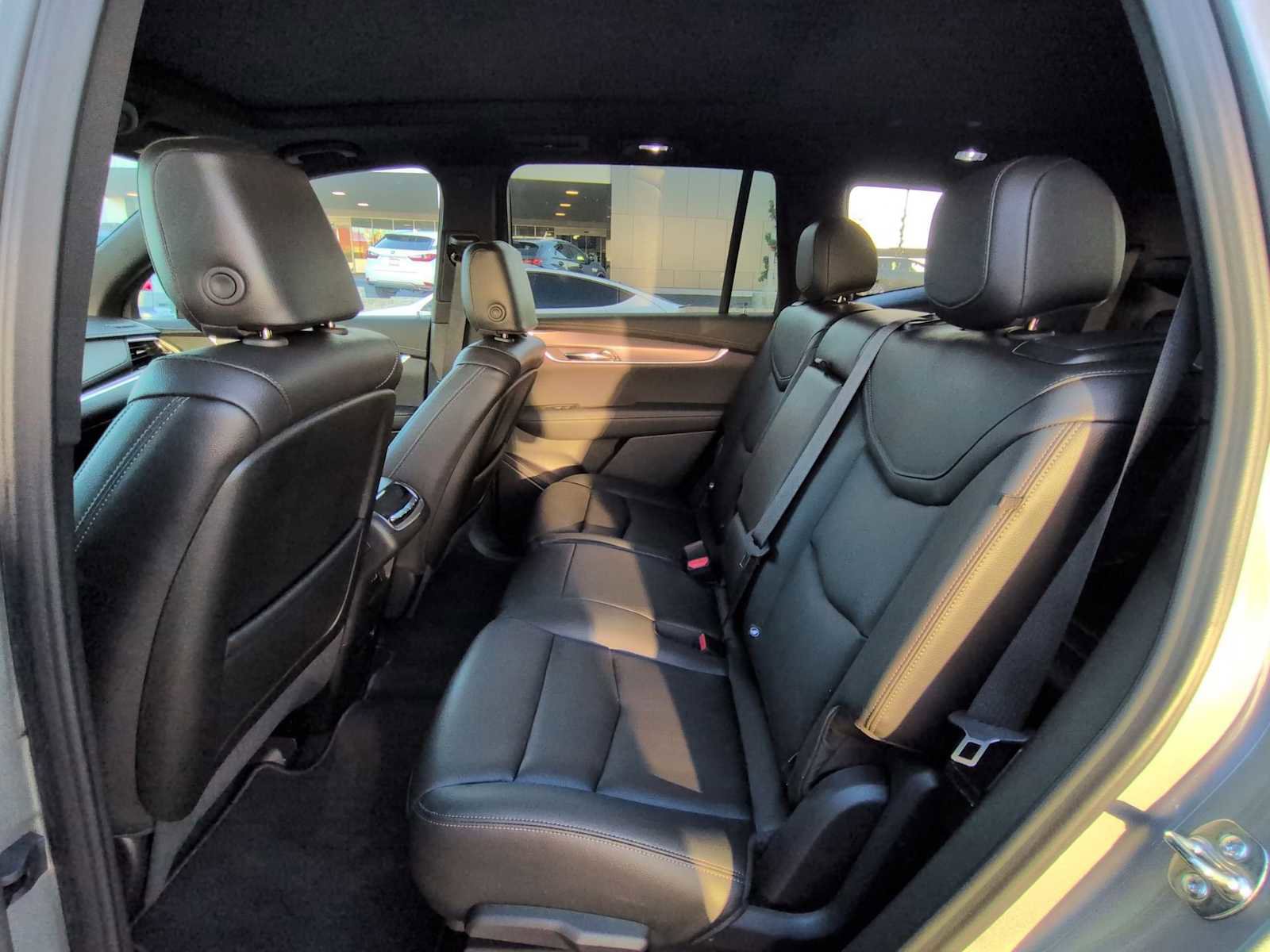 Used 2025 Cadillac XT6 Luxury image 25