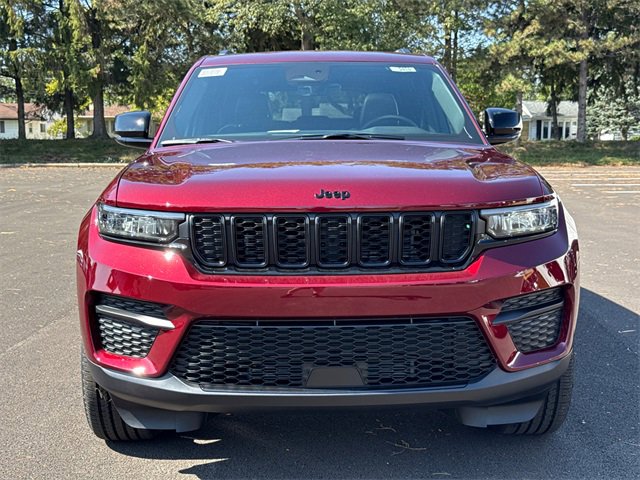 New 2025 Jeep Grand Cherokee Altitude image 34