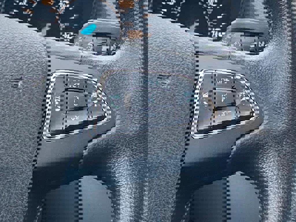 Used 2019 Ford Escape SEL image 9