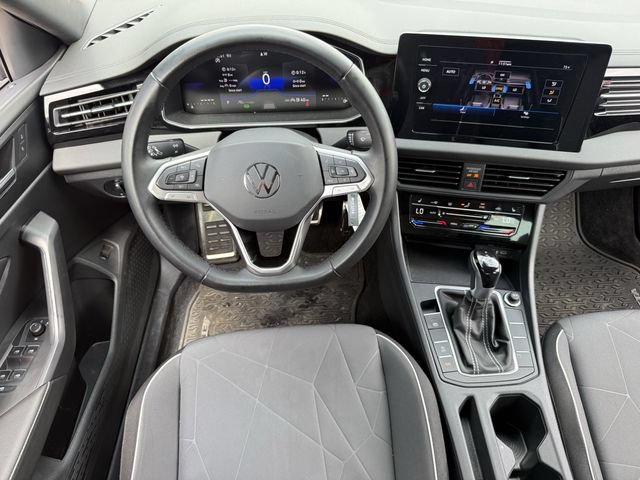 Used 2025 Volkswagen Jetta Sport FWD image 10
