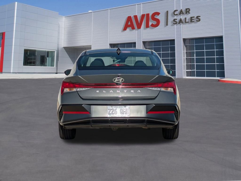 Used 2025 Hyundai Elantra SEL image 7