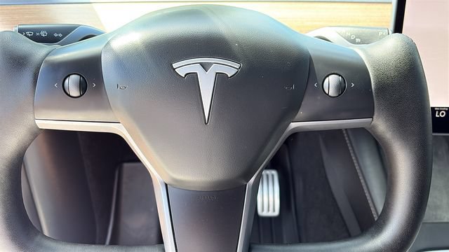 Used 2023 Tesla Model Y Performance AWD/4WD image 12