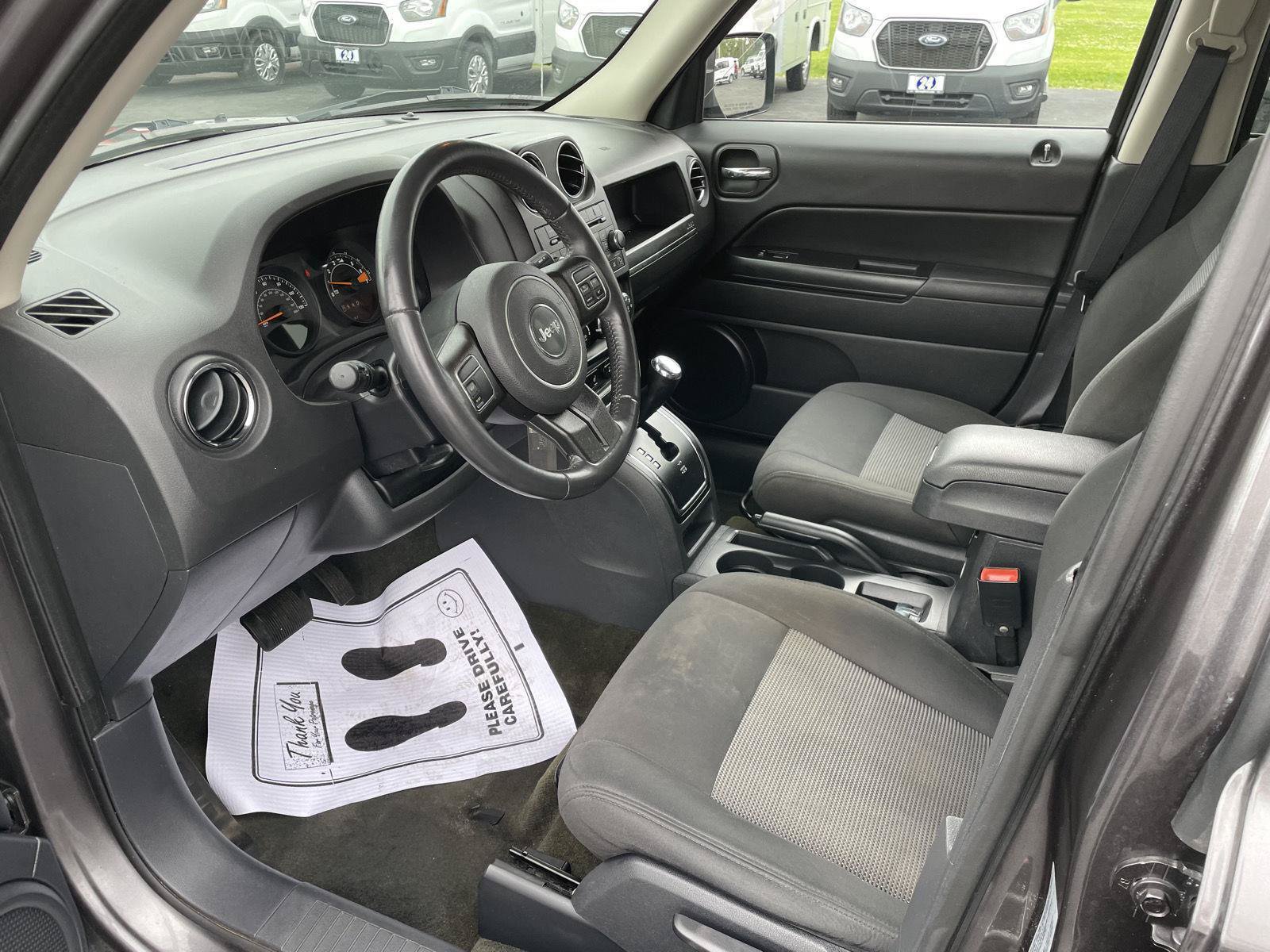 Used 2017 Jeep Patriot Latitude AWD/4WD image 9