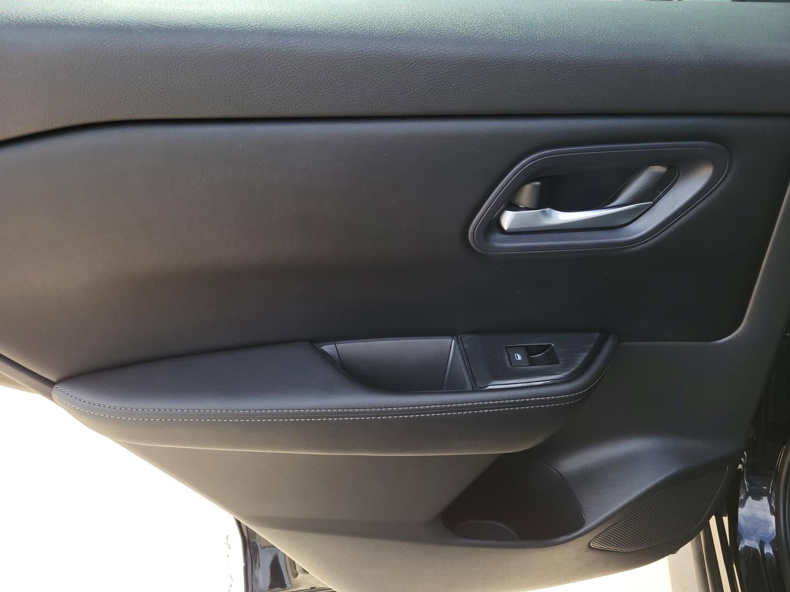 Used 2024 Nissan Rogue SV AWD/4WD image 15