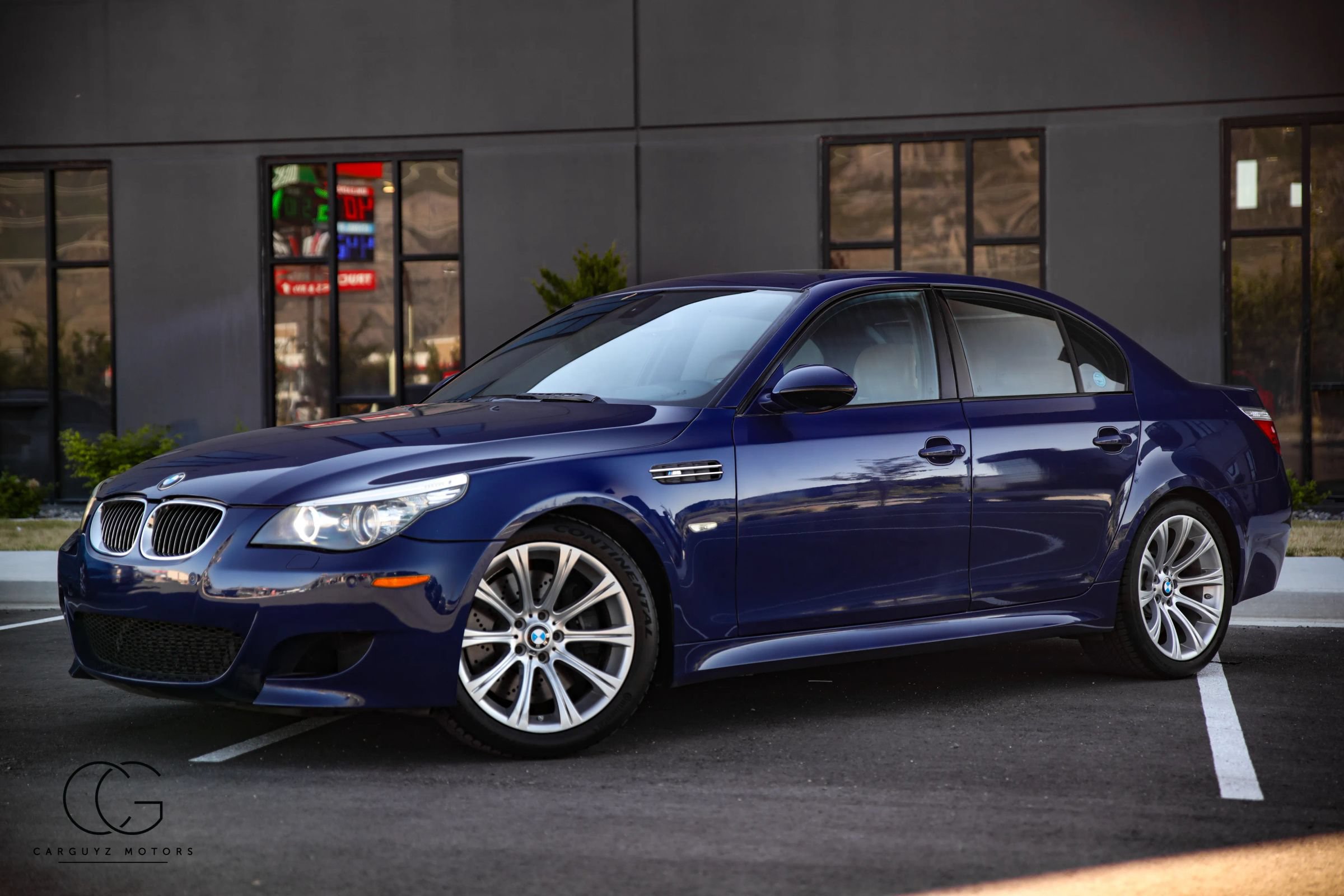Used 2010 BMW M5 RWD image 4