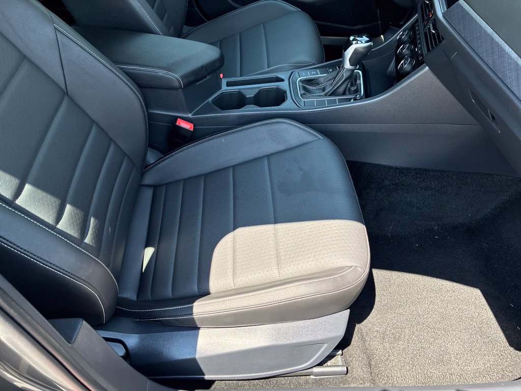 Used 2024 Volkswagen Jetta SE FWD image 35