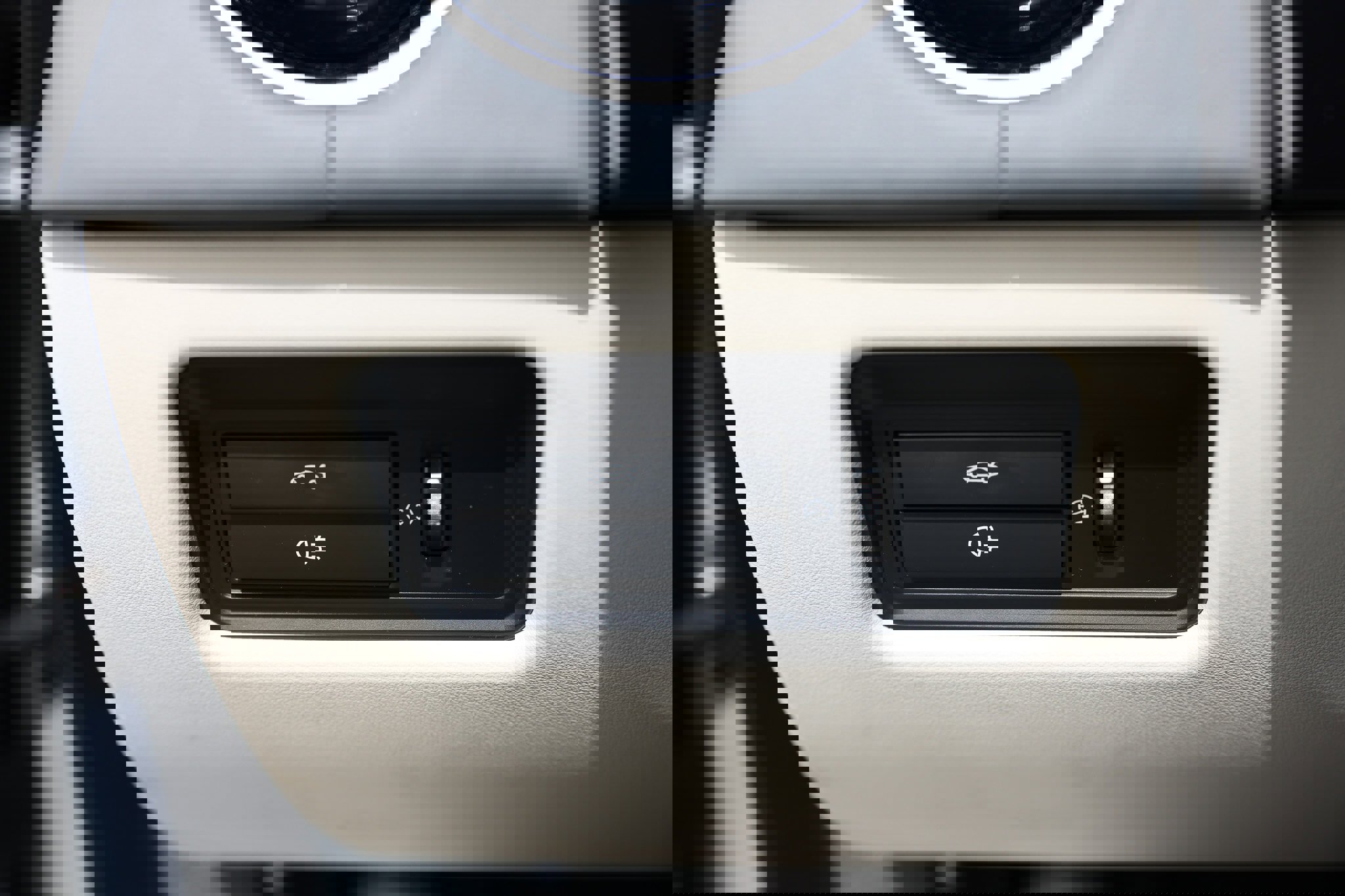 Used 2019 Jaguar XJ R-Sport image 52