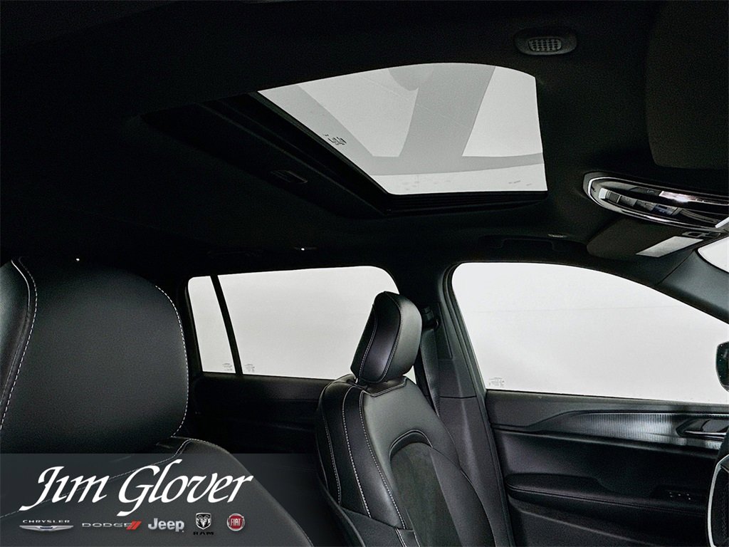 New 2025 Jeep Grand Cherokee L Altitude image 21