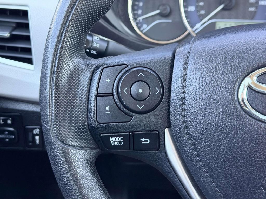 Used 2016 Toyota Corolla LE image 9