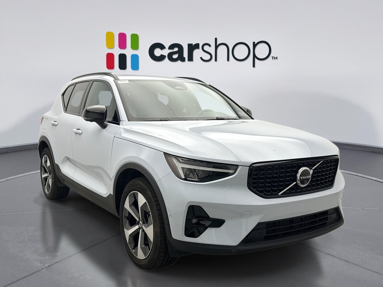 Used 2025 Volvo XC40 B5 Plus AWD/4WD image 7