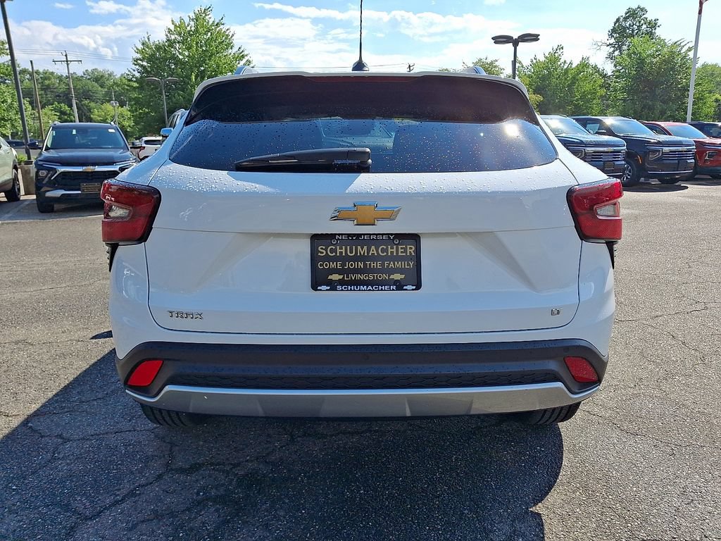 Certified 2024 Chevrolet Trax LT w/ Driver Confidence Package FWD image 5