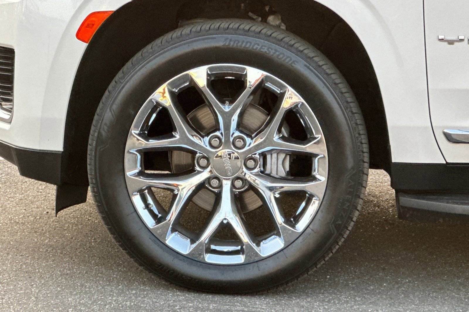 Used 2021 GMC Yukon XL SLT w/ SLT Luxury Package image 28