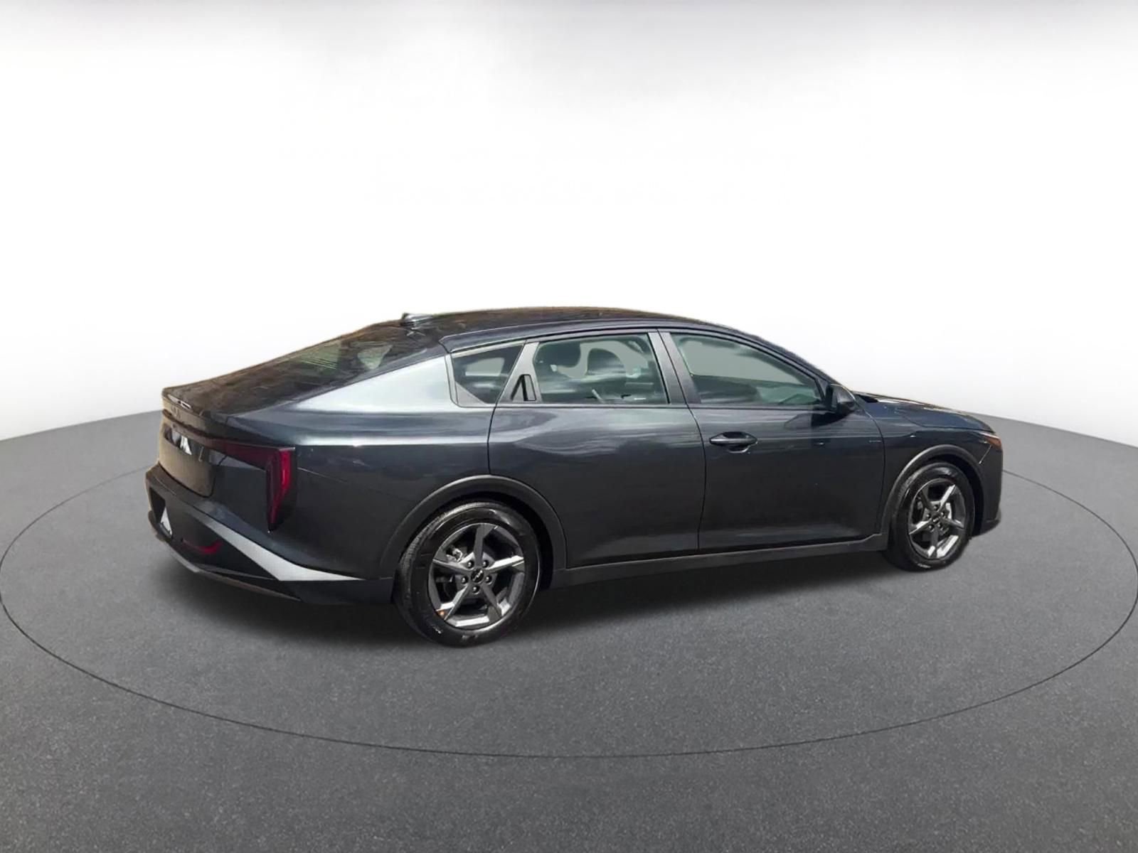 Used 2025 Kia K4 LXS image 15