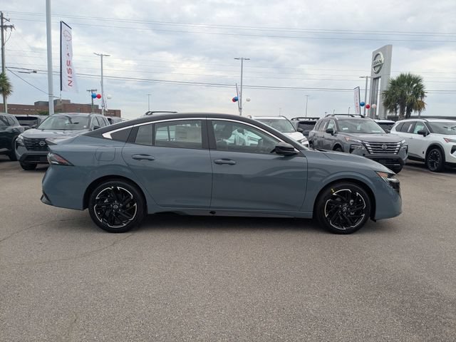 New 2026 Nissan Sentra SR w/ Floor Mat Package FWD image 2