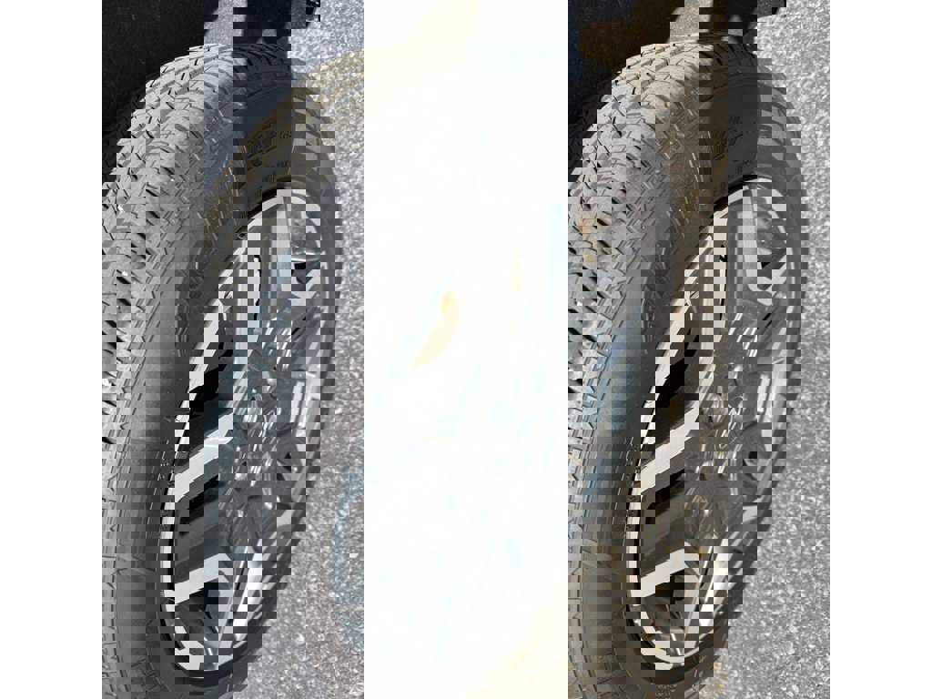 Used 2023 Hyundai Santa Fe SEL Premium image 24