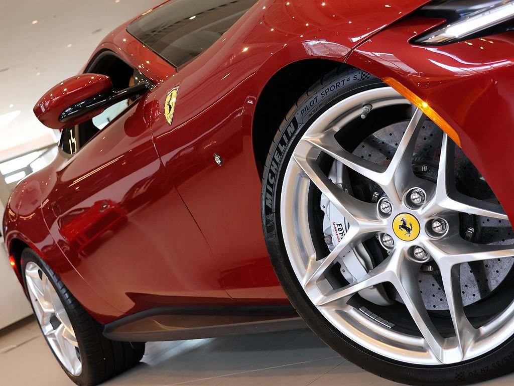 Certified 2022 Ferrari Roma RWD image 10