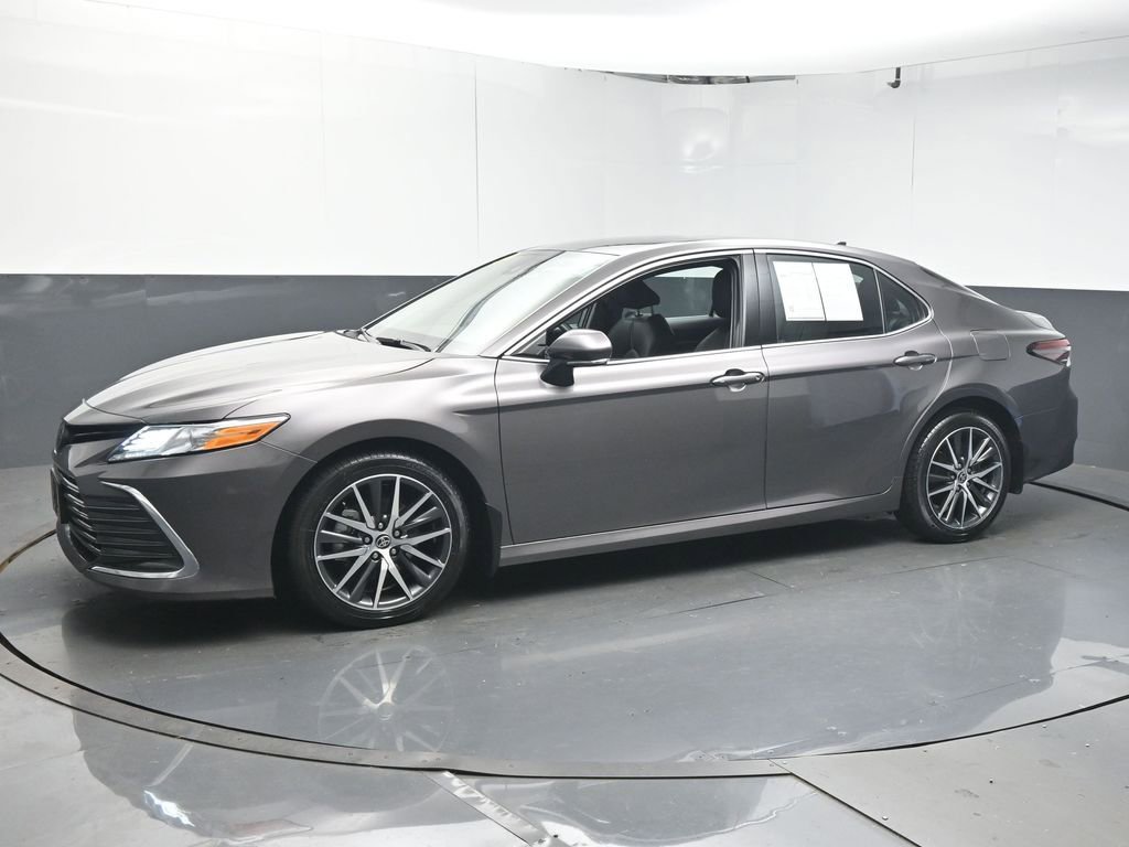 Used 2023 Toyota Camry XLE w/ Cold Weather Package image 4