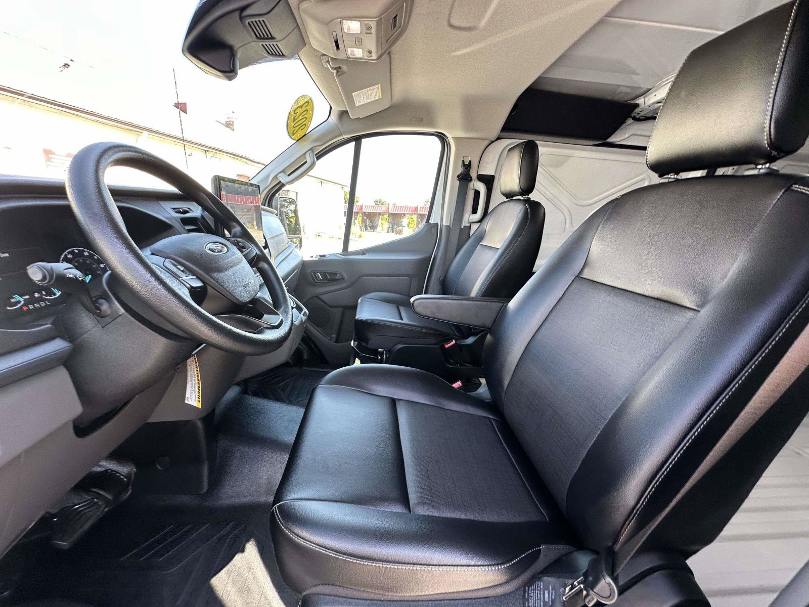 Certified 2023 Ford E-Transit Low Roof RWD image 22