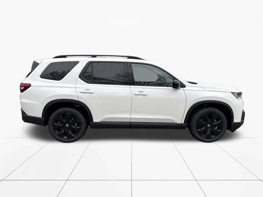 New 2026 Honda Pilot Black Edition image 9