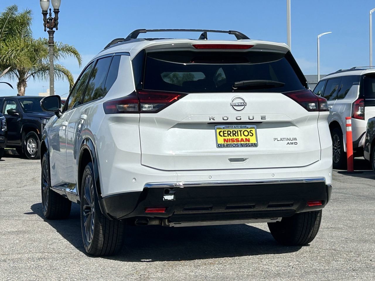 New 2026 Nissan Rogue Platinum image 3