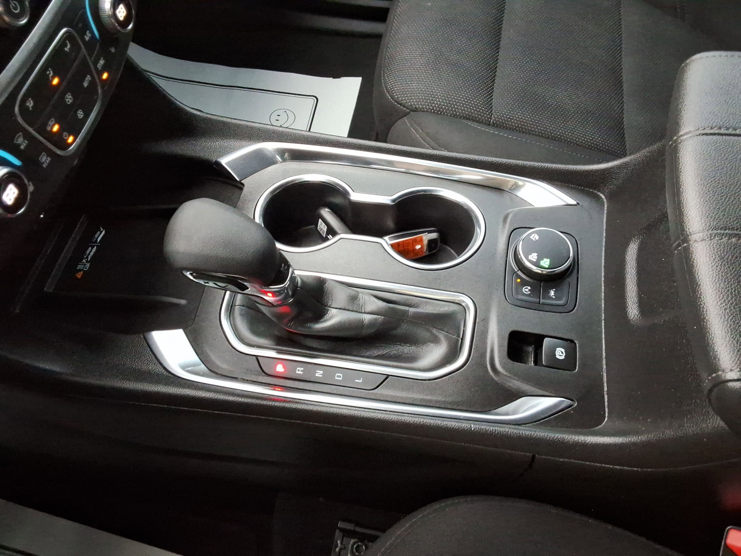 Used 2023 Chevrolet Traverse LT image 18