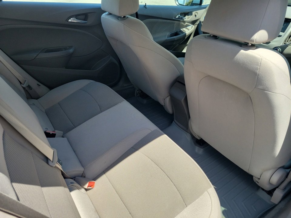 Used 2018 Chevrolet Cruze LS FWD image 33