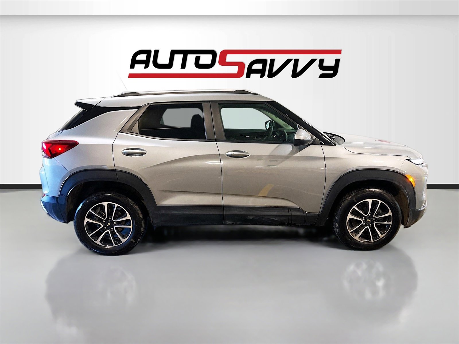 Used 2025 Chevrolet TrailBlazer LT w/ Driver Confidence Package image 8