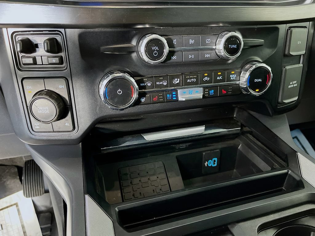 Used 2024 Ford F250 Lariat w/ Black Appearance Package AWD/4WD image 22