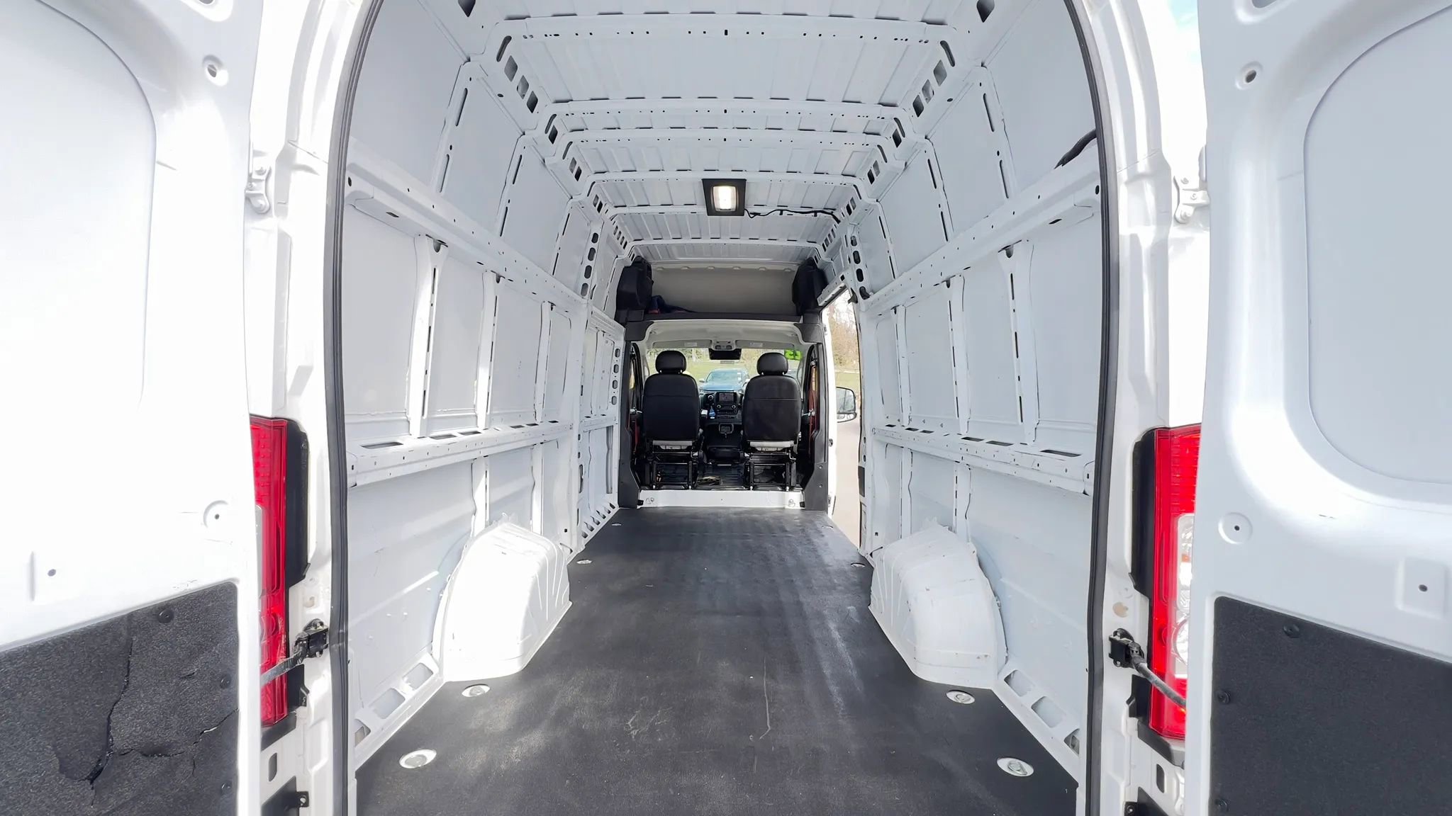 Used 2023 RAM ProMaster 3500 w/ Lane Management Group FWD image 13