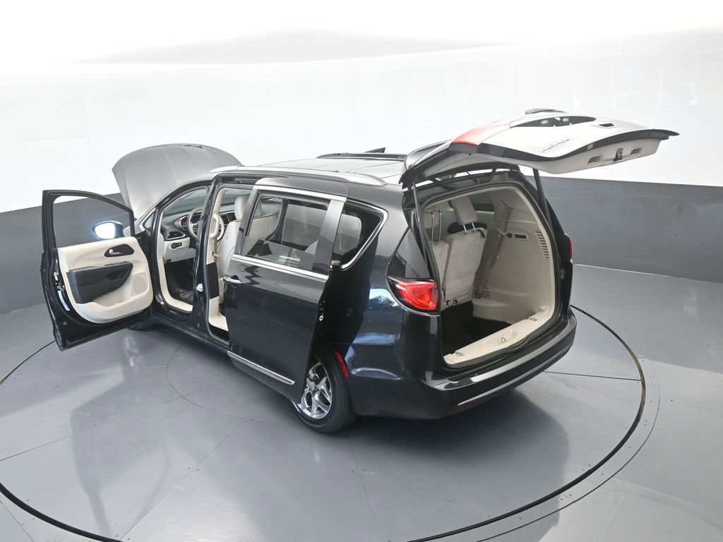 Used 2019 Chrysler Pacifica Limited image 70