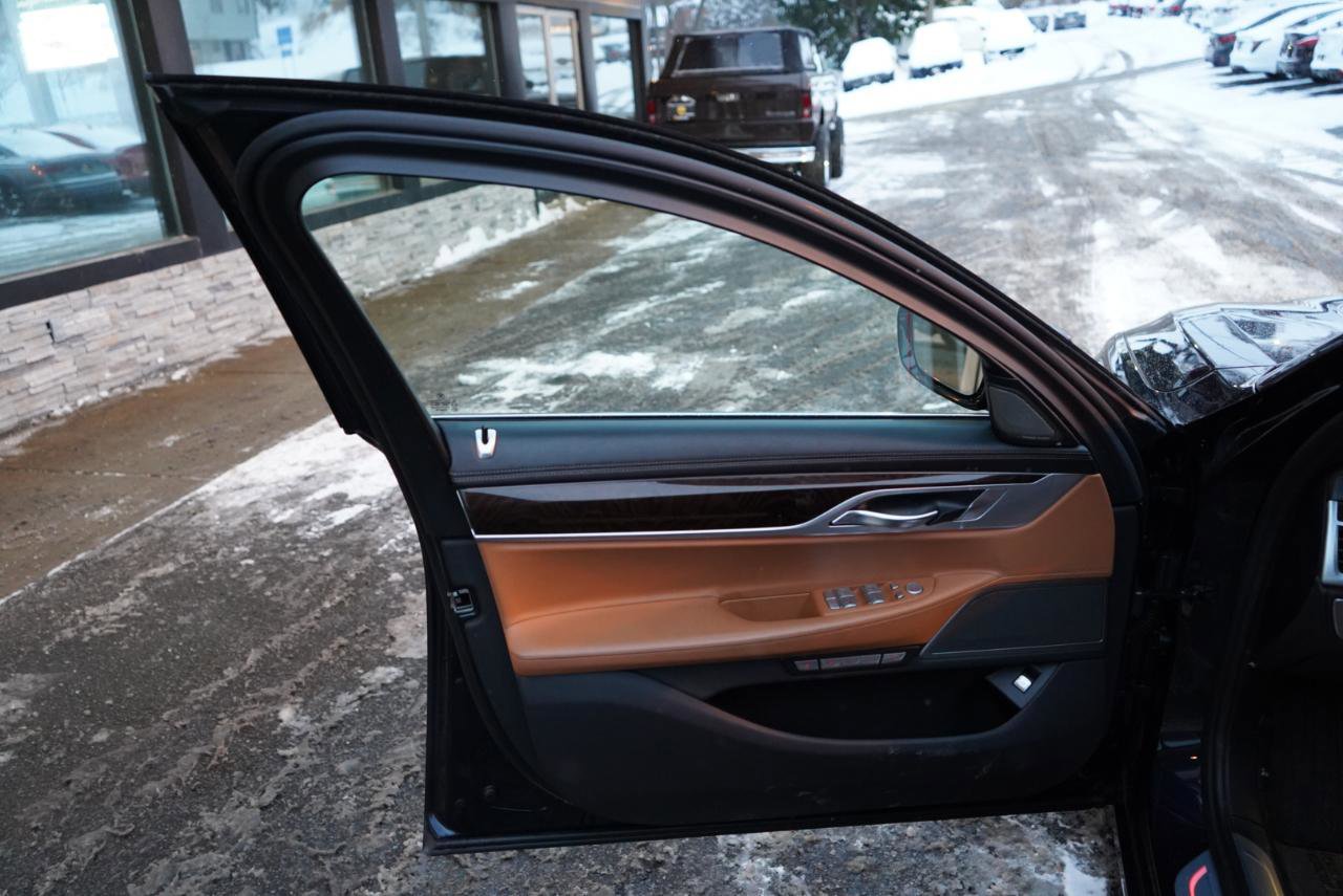 Used 2018 BMW 750i xDrive image 30