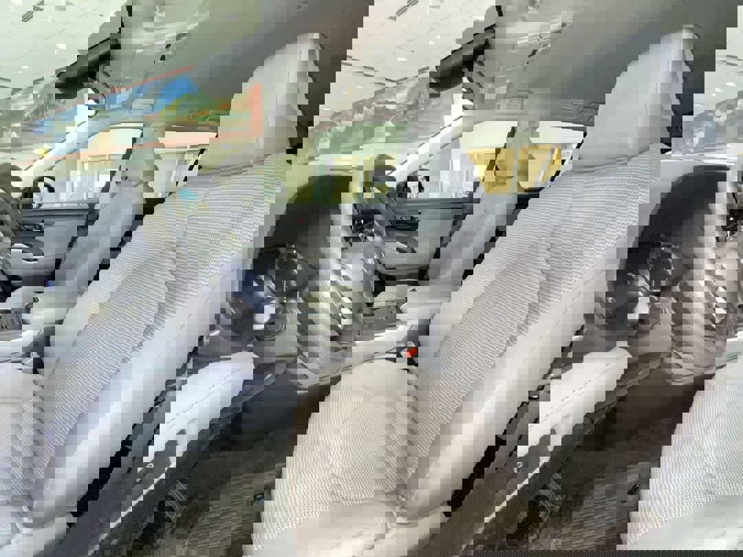 Used 2023 Toyota Highlander L image 13