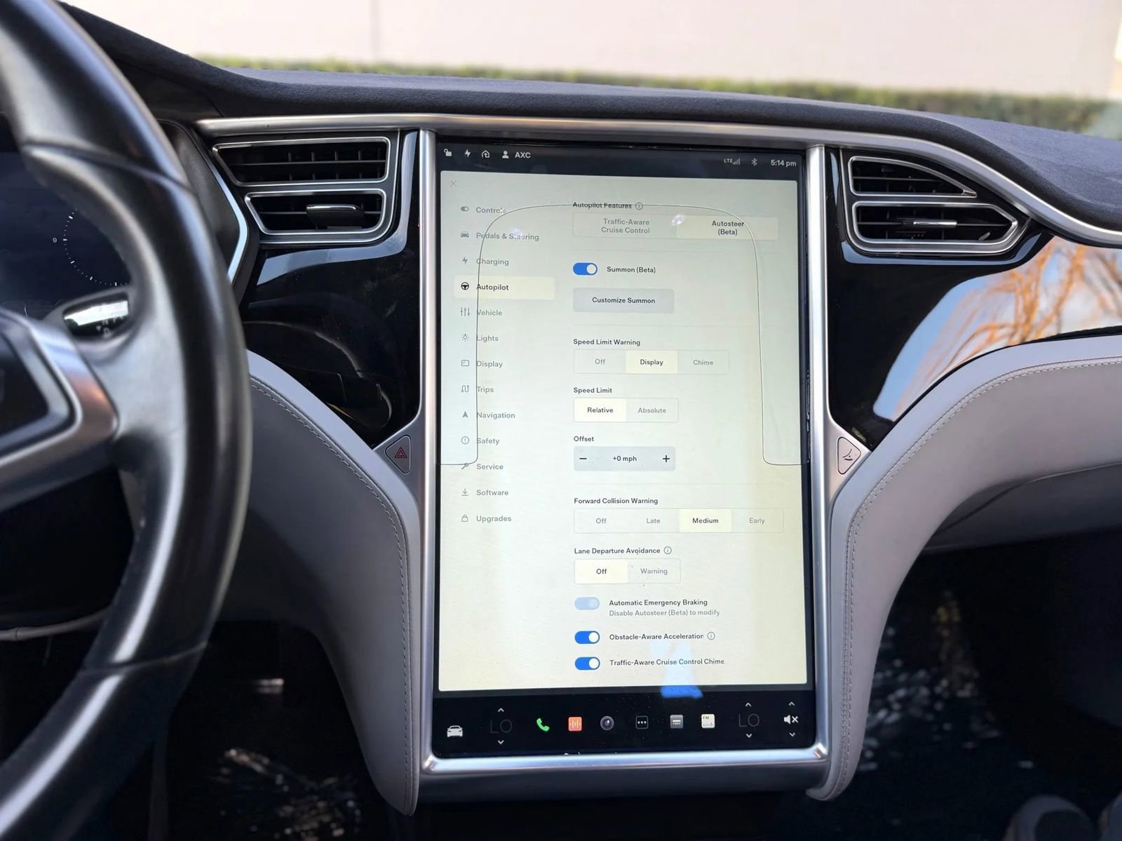 Used 2015 Tesla Model S 85 image 20