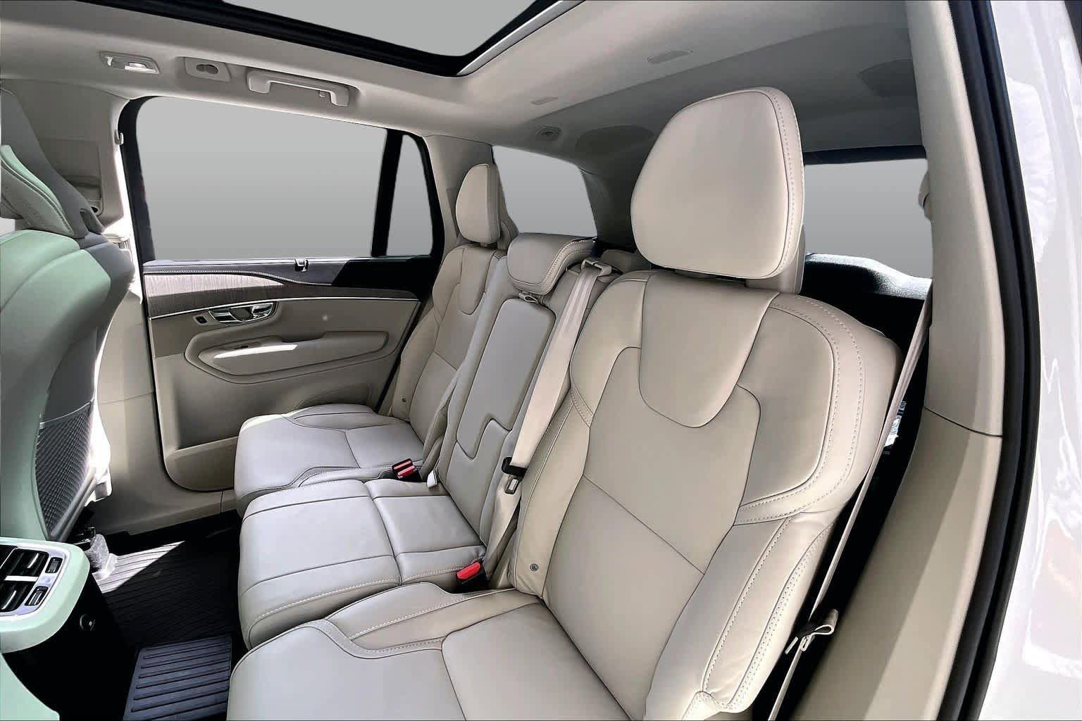 Used 2025 Volvo XC90 T8 Ultra w/ Protection Package Premier AWD/4WD image 20