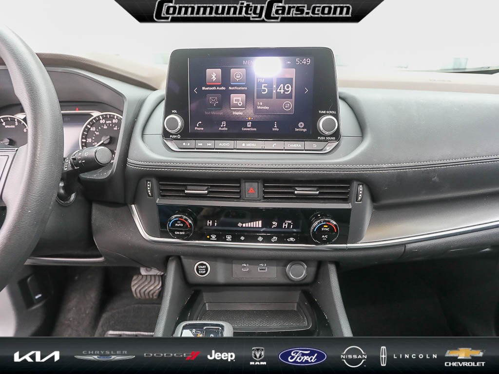 Used 2023 Nissan Rogue SV image 17