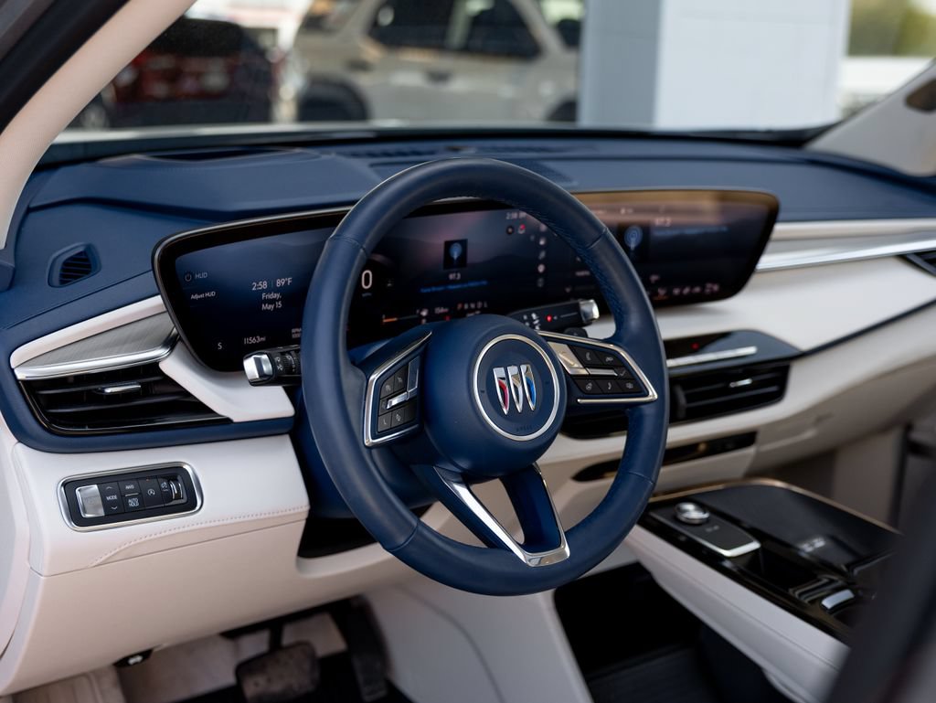 Used 2025 Buick Enclave Avenir AWD/4WD image 15