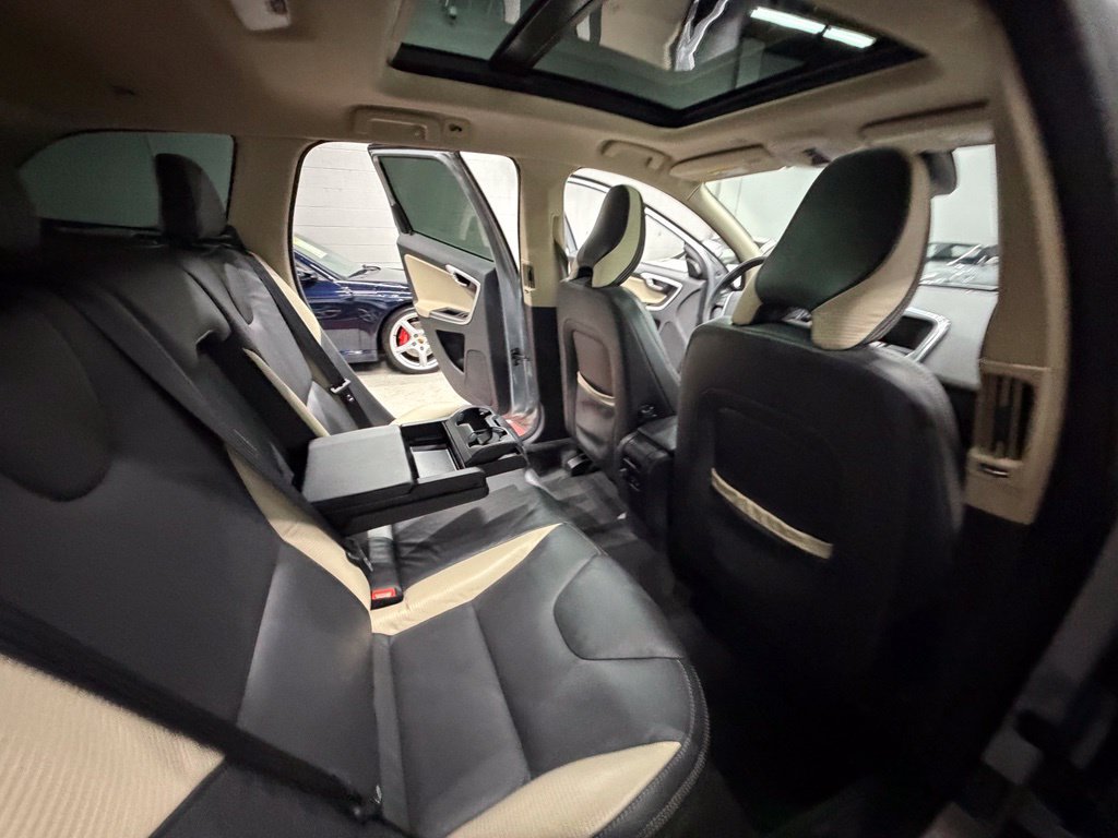 Used 2012 Volvo XC60 T6 AWD/4WD image 24