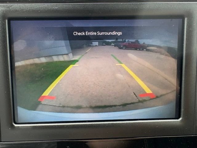Used 2023 Chrysler Voyager LX FWD image 5