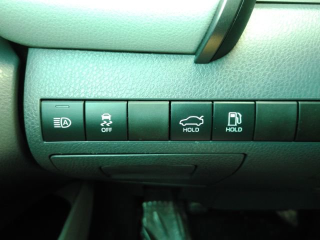 Used 2022 Toyota Camry LE image 30