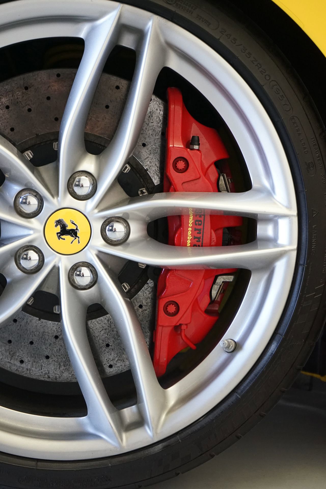 Used 2018 Ferrari 488 GTB image 38