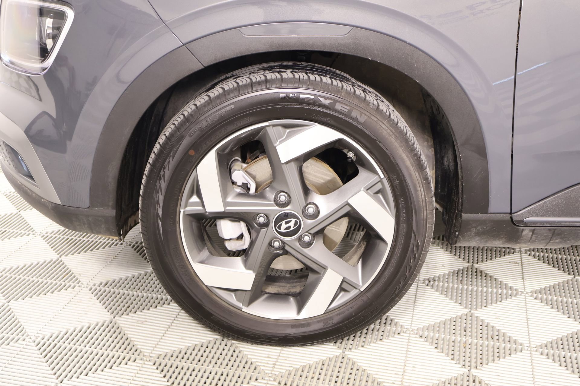 Certified 2025 Hyundai Venue Limited image 18