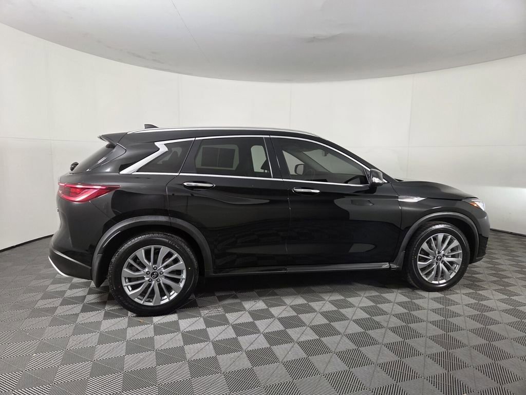 Used 2023 INFINITI QX50 Luxe image 4