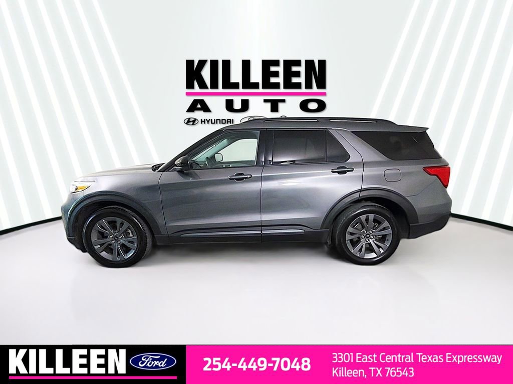 Used 2023 Ford Explorer XLT w/ Equipment Group 202A image 4