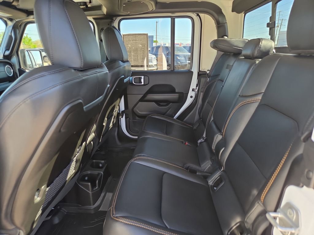 Used 2025 Jeep Gladiator Sport image 13