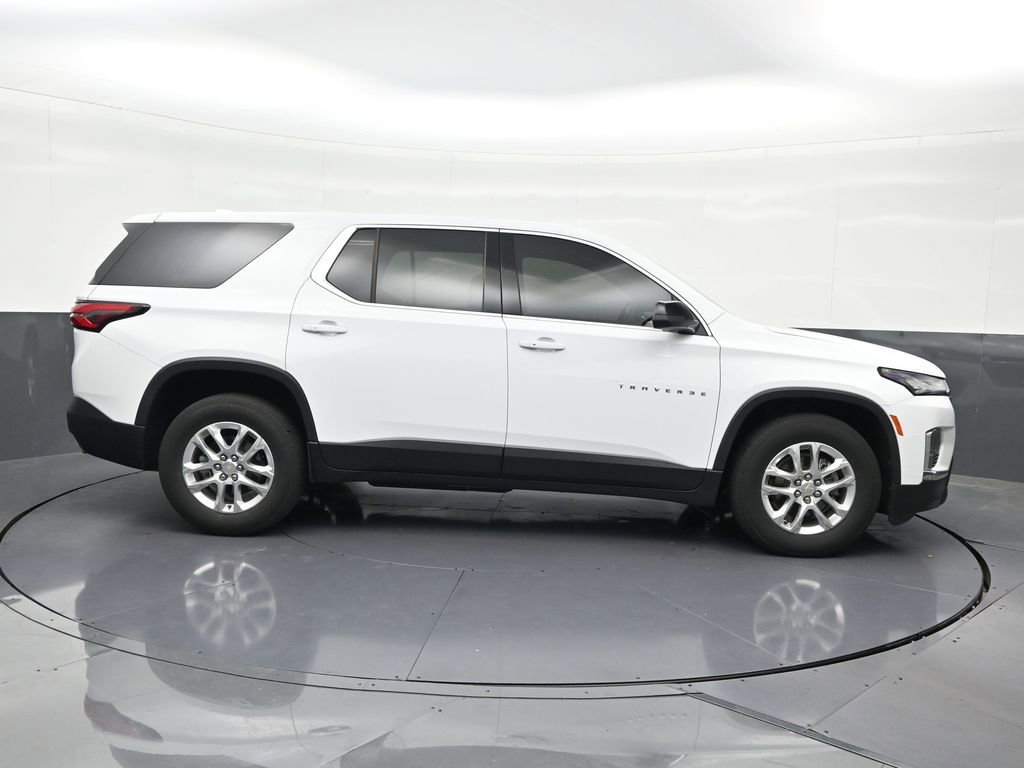 Used 2023 Chevrolet Traverse LS FWD image 7